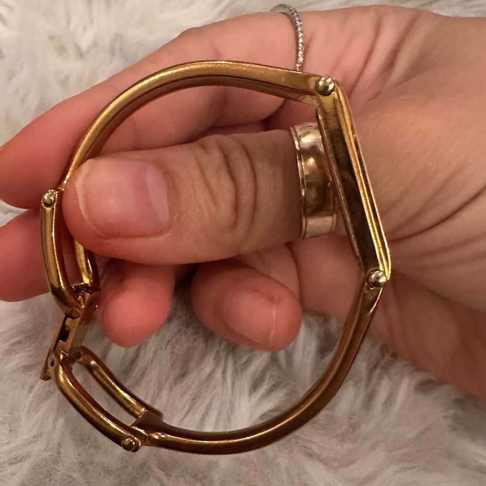 🎀 Pink Gucci Watch Rose Gold vintage designer watch GG watch bracelet watch - Picture 16 of 17